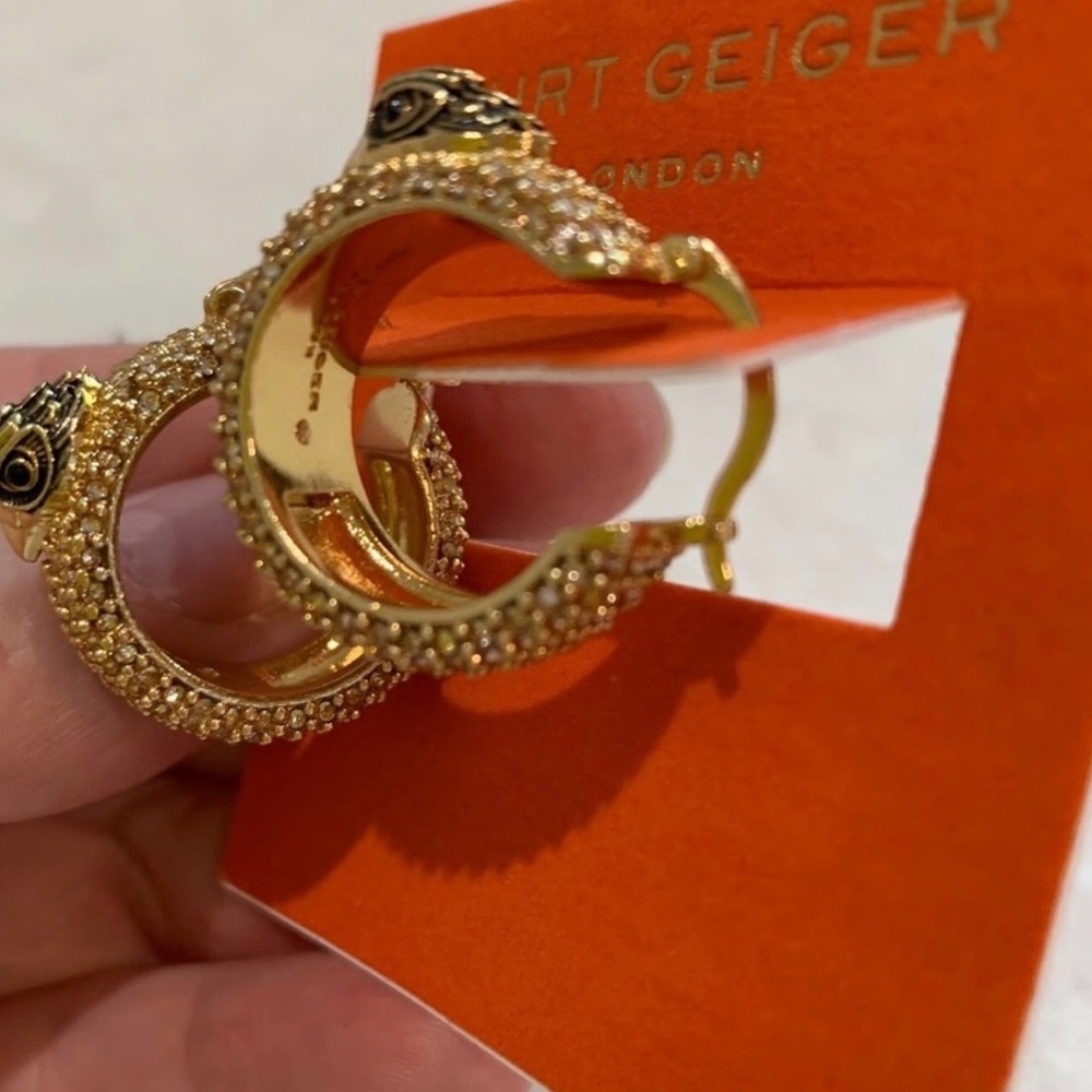 Kurt Geiger Gold Textured Sculpted Eagle Huggie Earrings & Includes Dust Bag!NWT - Picture 5 of 6